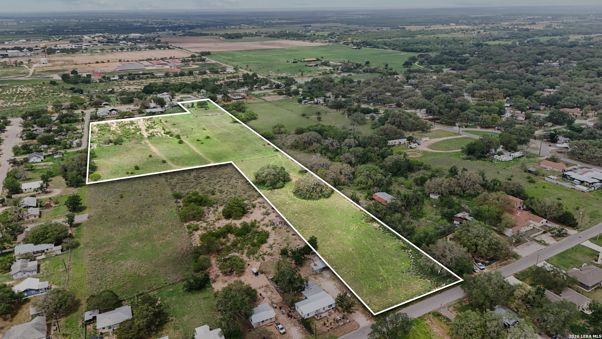 00 N Windy Knoll Devine TX 78016