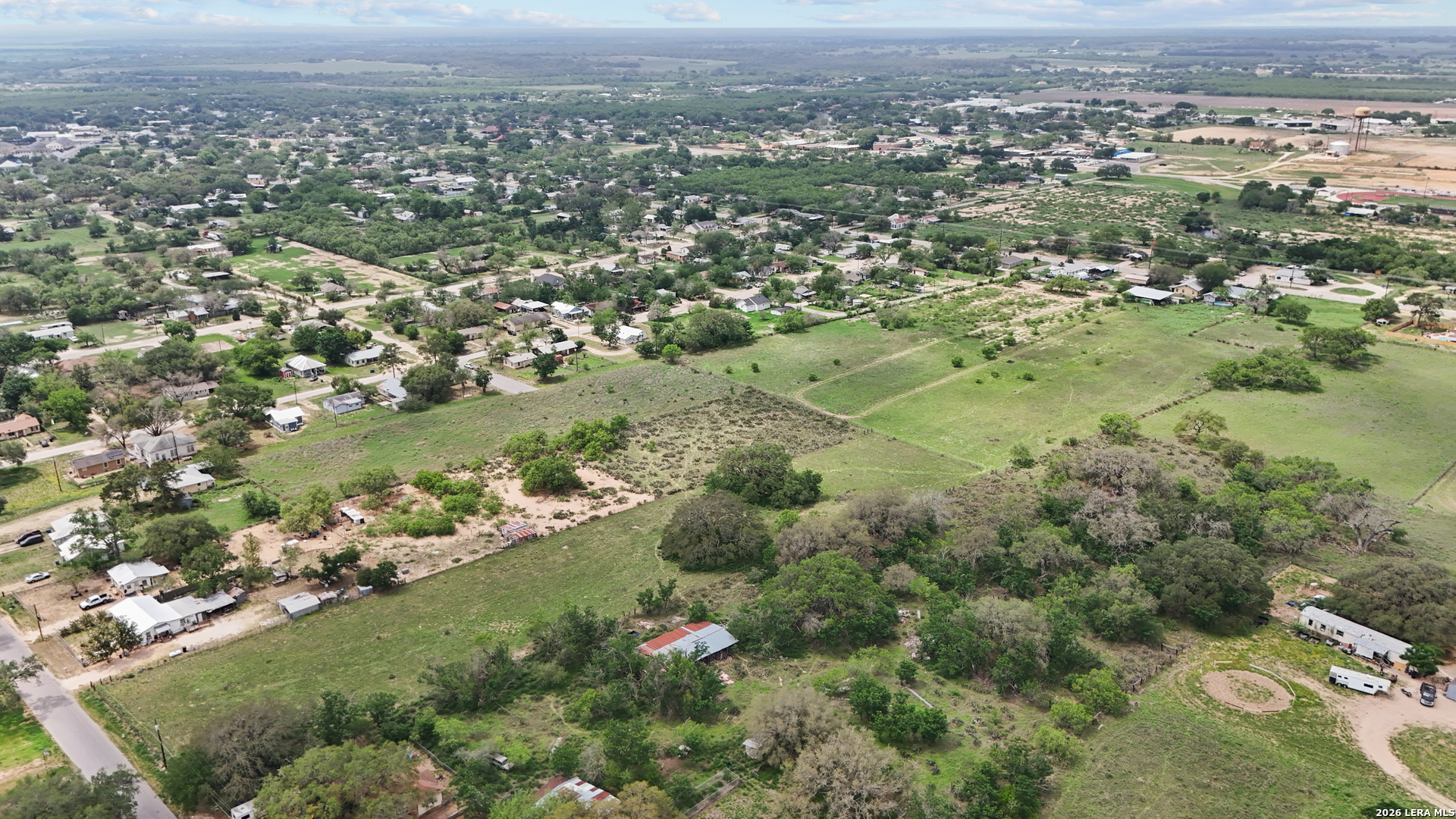 00 N Windy Knoll Devine TX 78016