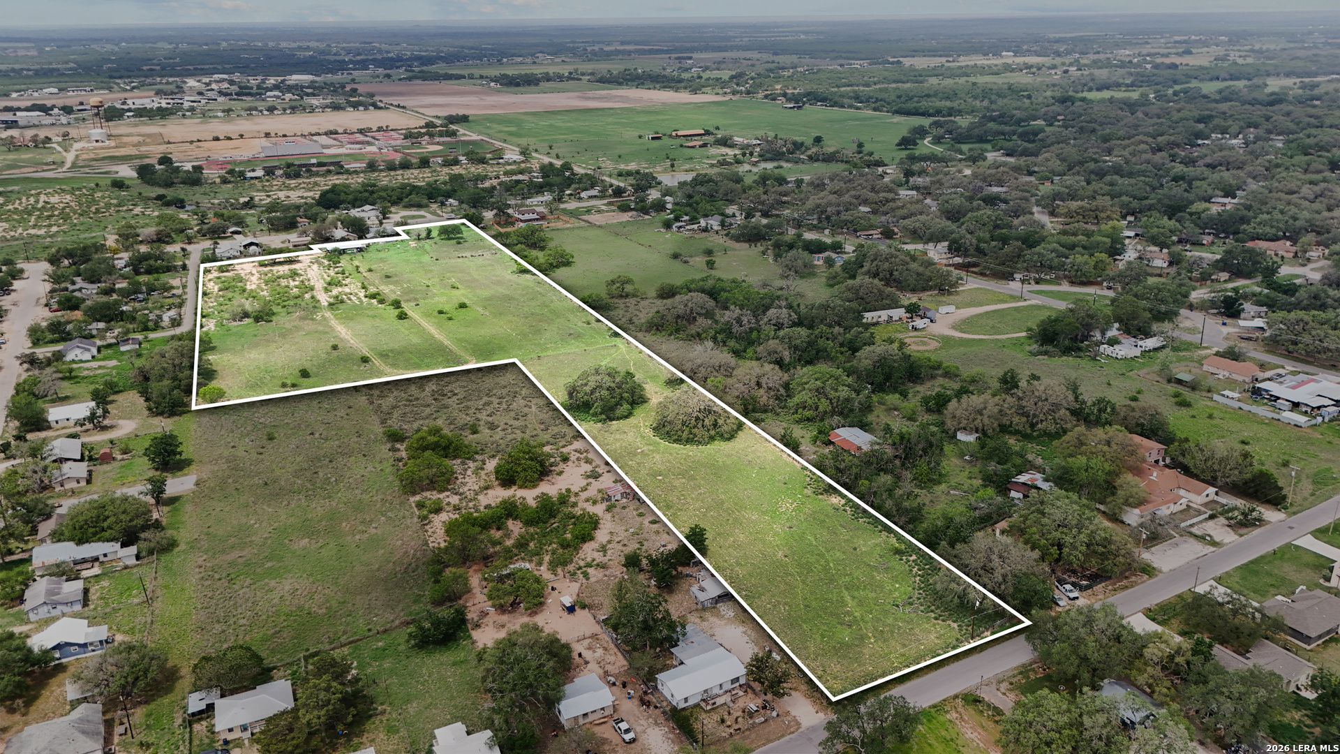 00 N Windy Knoll Devine TX 78016