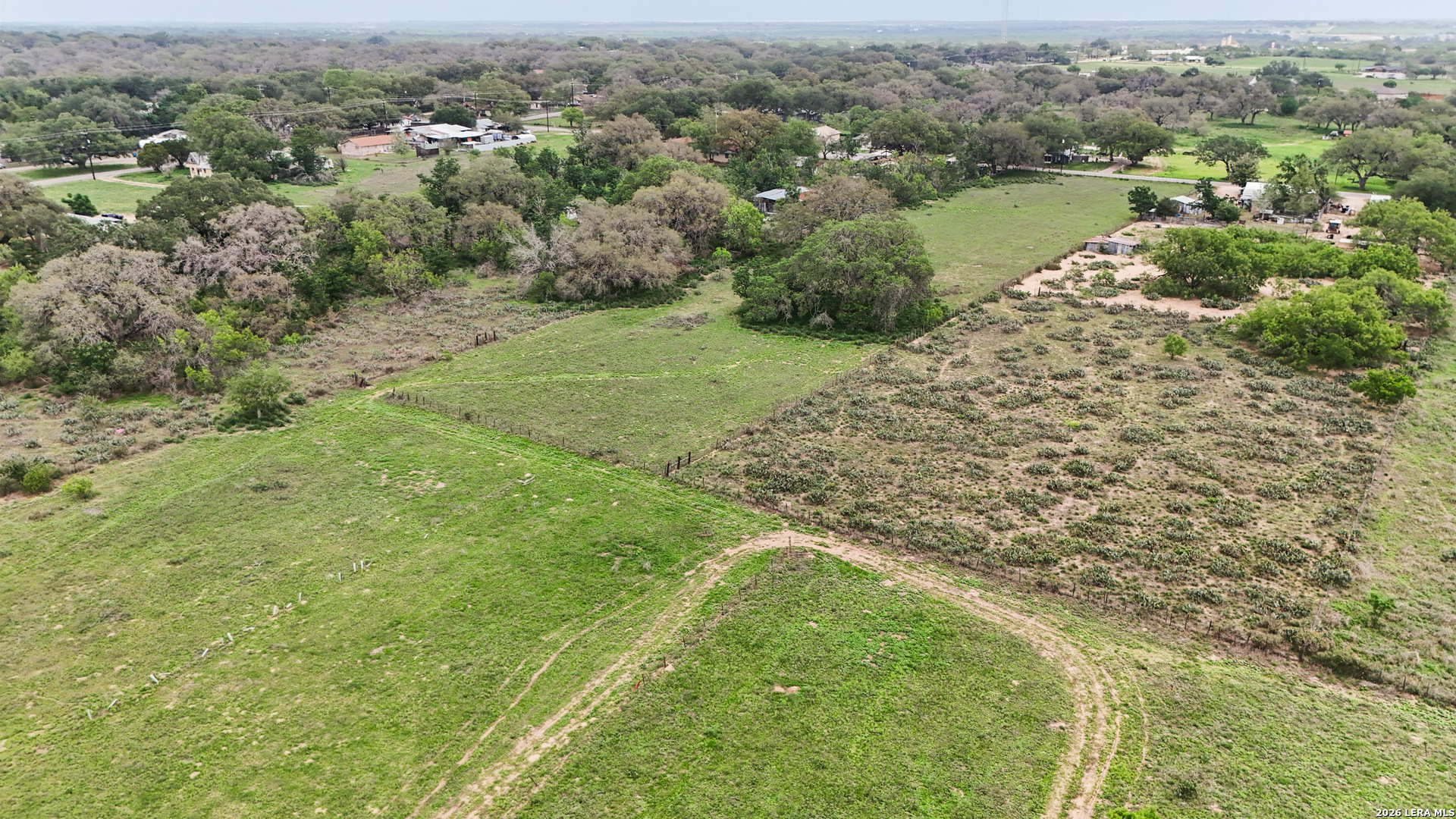 00 N Windy Knoll Devine TX 78016
