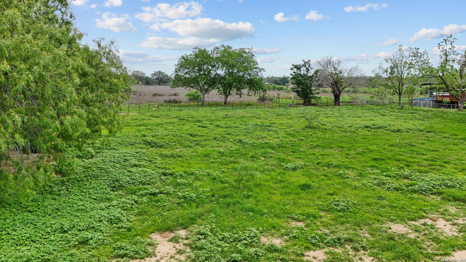 00 N Windy Knoll Devine TX 78016