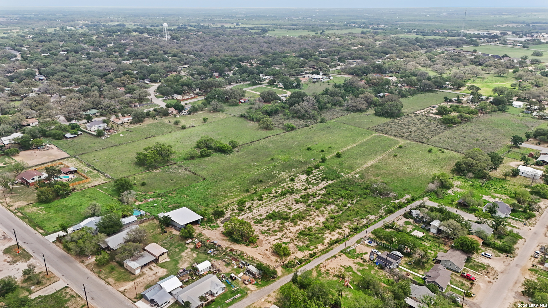 00 N Windy Knoll Devine TX 78016
