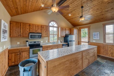 558 S Ridge Drive Concan TX 78838