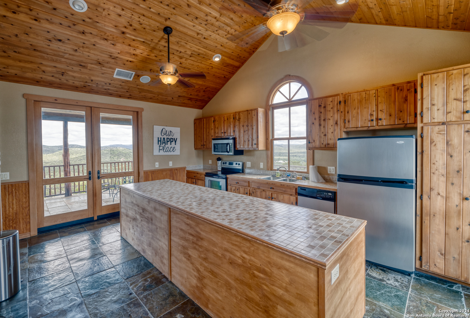 558 S Ridge Drive Concan TX 78838