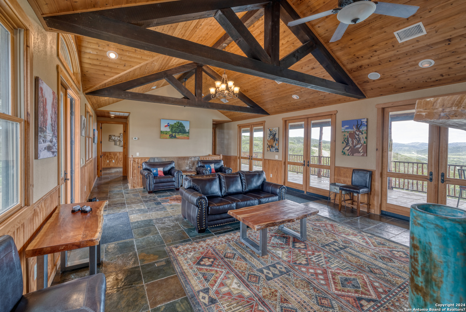 558 S Ridge Drive Concan TX 78838