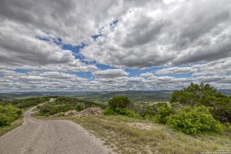 558 S Ridge Drive Concan TX 78838