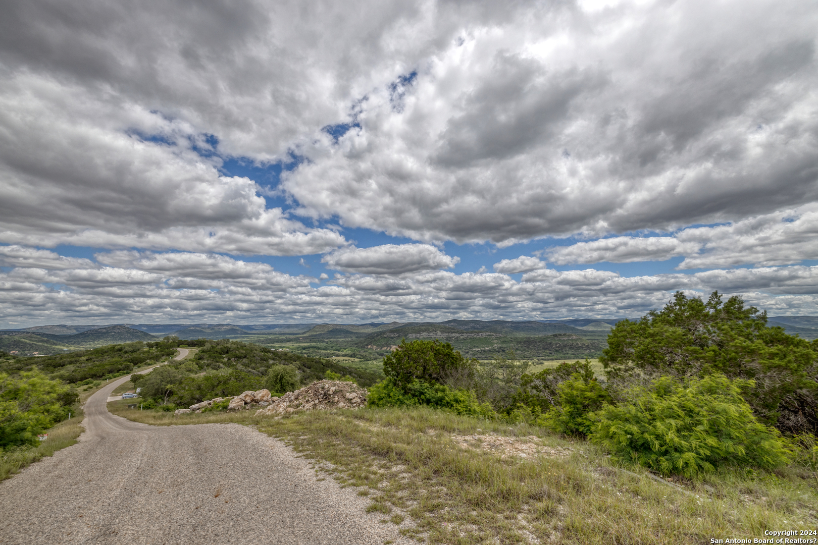 558 S Ridge Drive Concan TX 78838