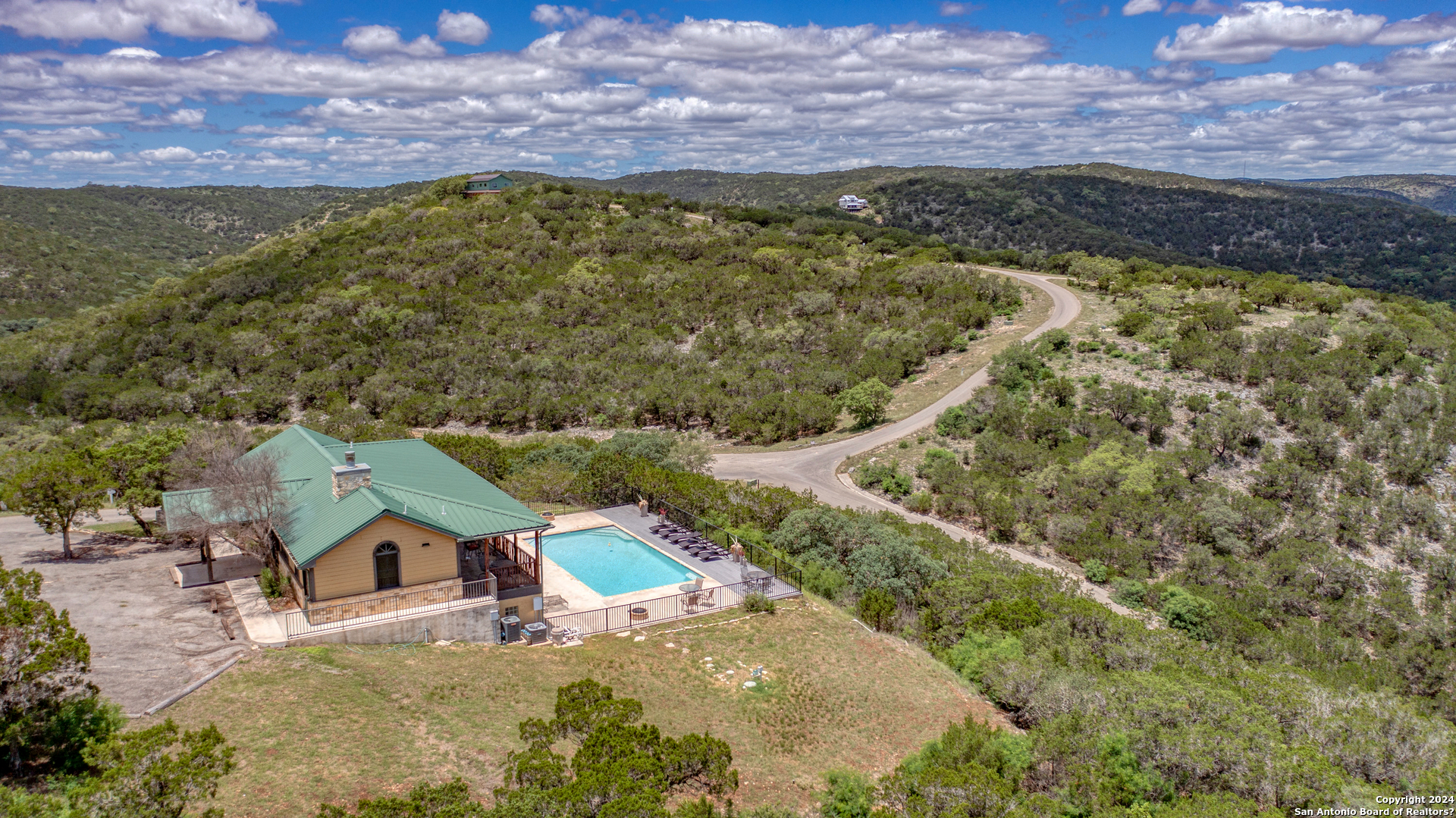 558 S Ridge Drive Concan TX 78838