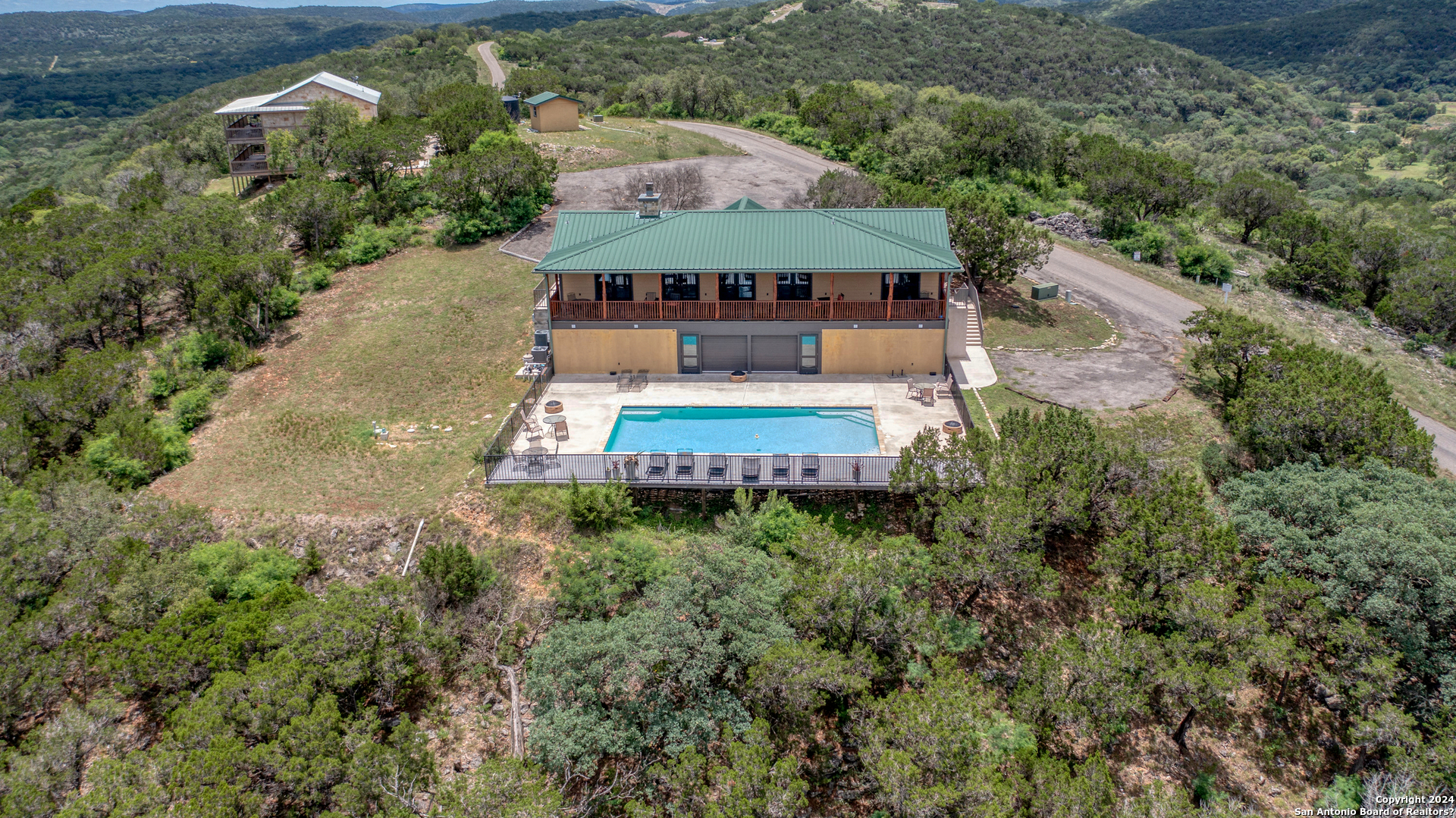 558 S Ridge Drive Concan TX 78838