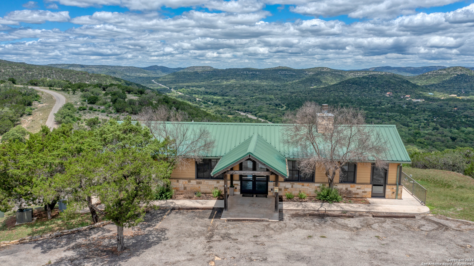 558 S Ridge Drive Concan TX 78838