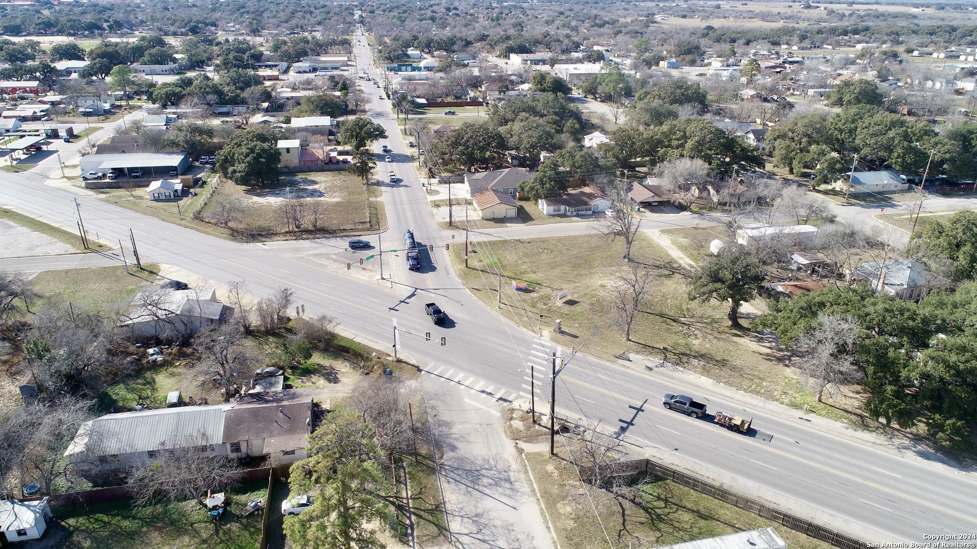 707 Commerce Pleasanton TX 78064