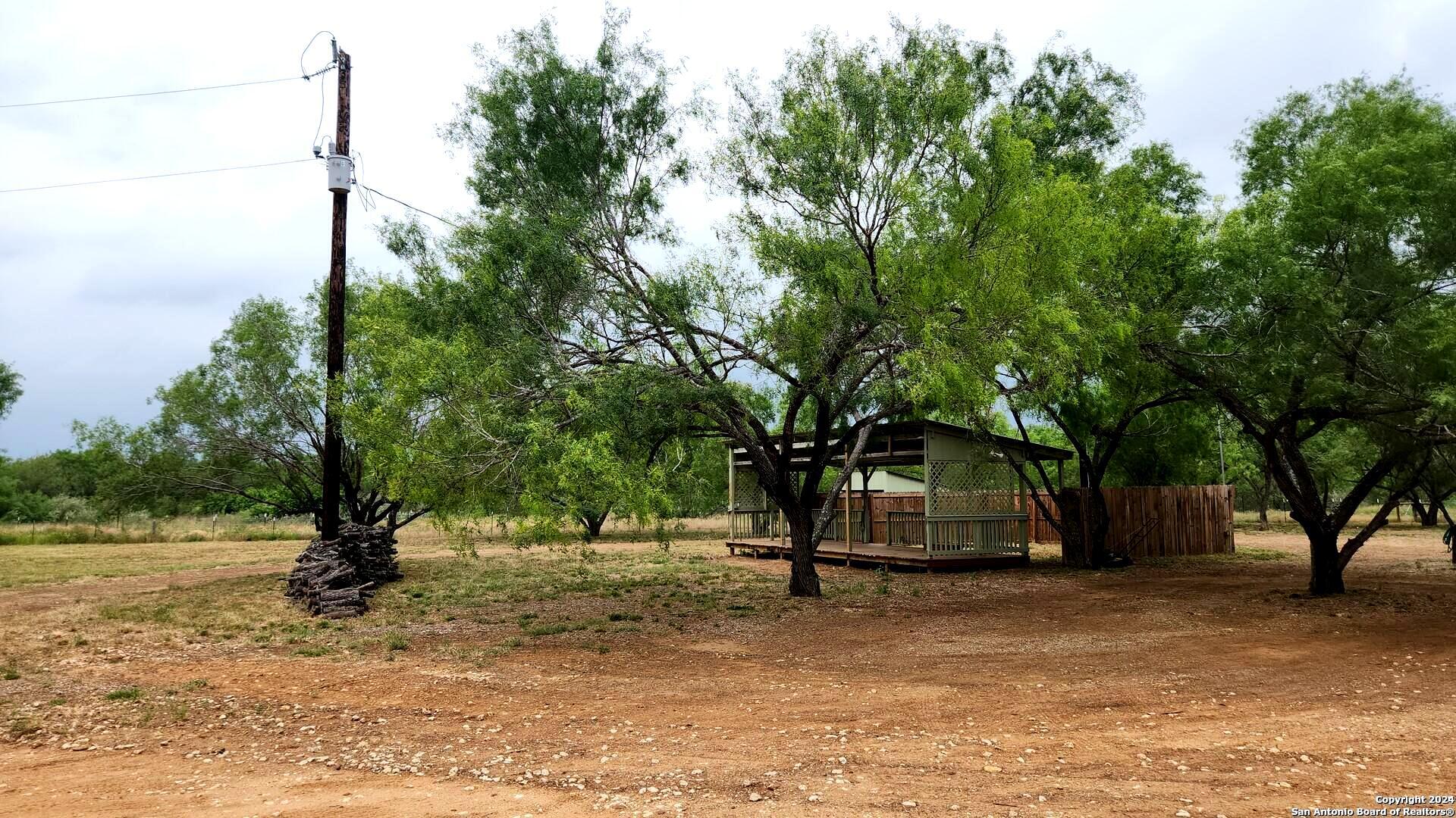 1848 County Road 2557 Moore TX 78057