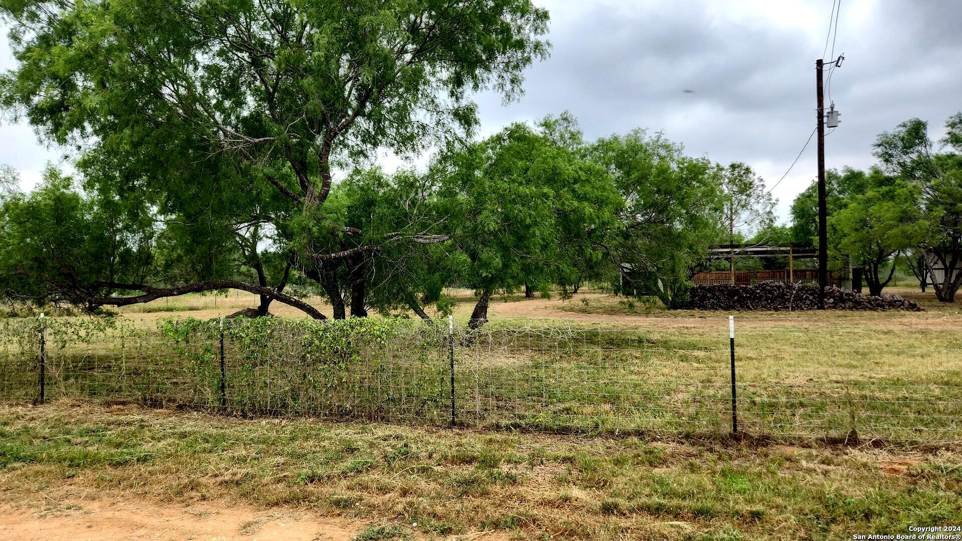 1848 County Road 2557 Moore TX 78057