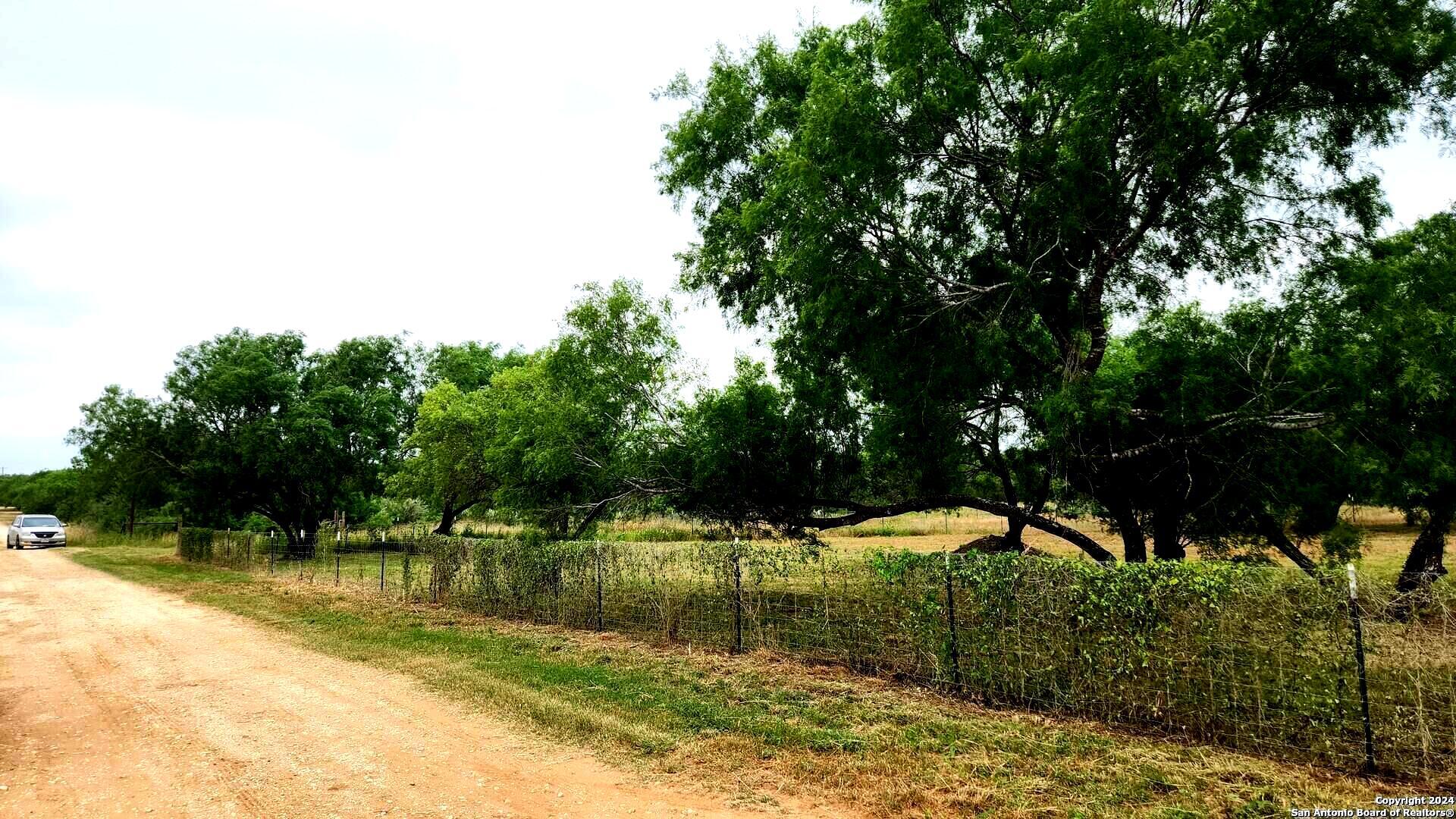 1848 County Road 2557 Moore TX 78057