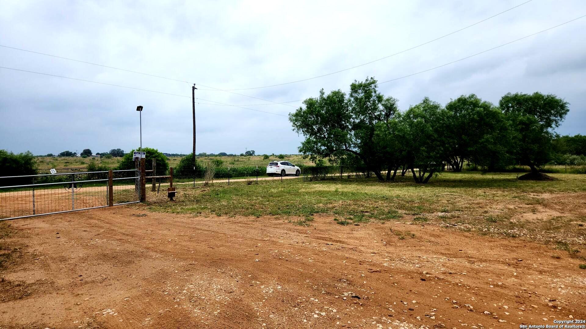 1848 County Road 2557 Moore TX 78057