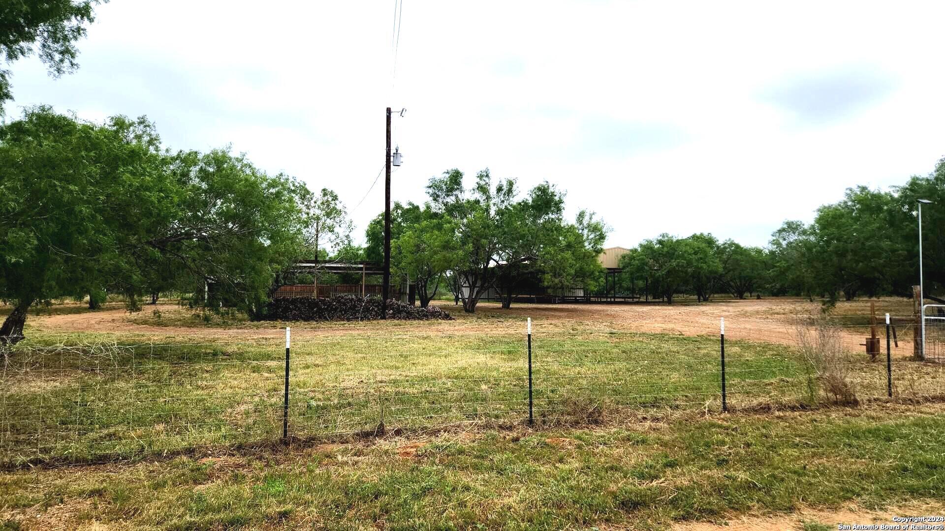 1848 County Road 2557 Moore TX 78057