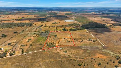 2280 County Road 117 Nixon TX 78140