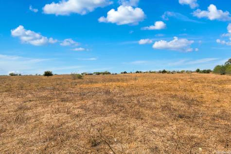 2280 County Road 117 Nixon TX 78140
