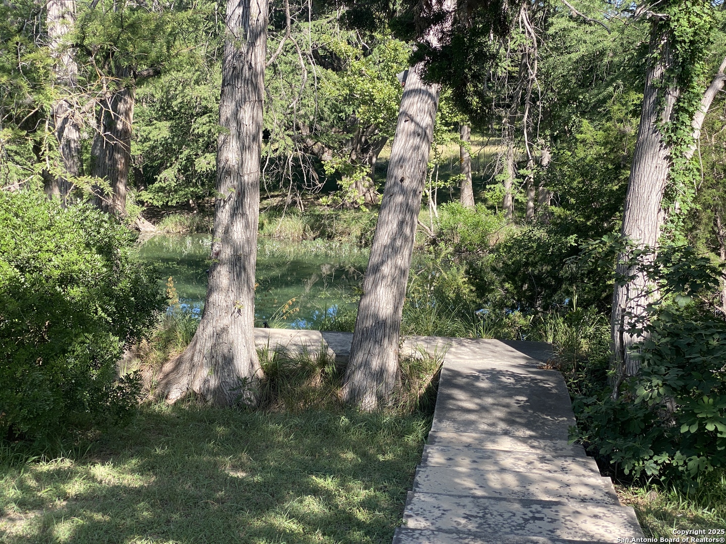 935 Ridge Loop Rio Frio TX 78879