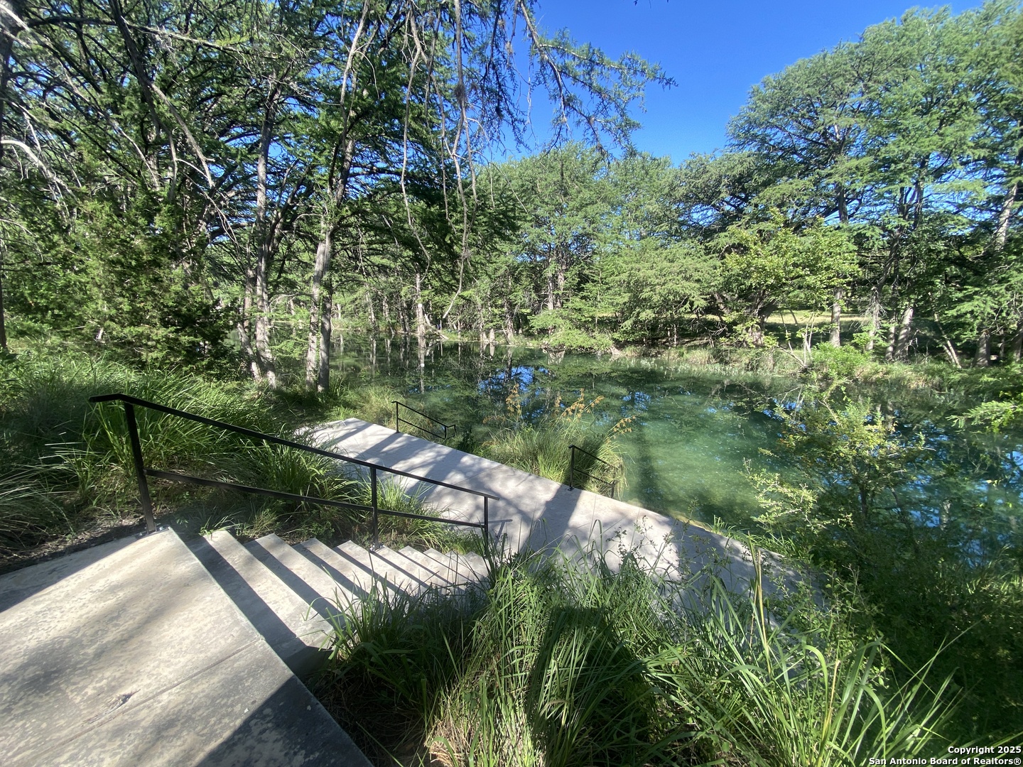 935 Ridge Loop Rio Frio TX 78879