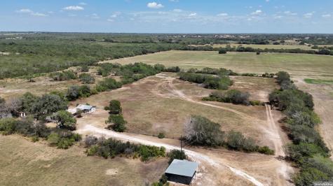 4320 Fm 673 Beeville TX 78102