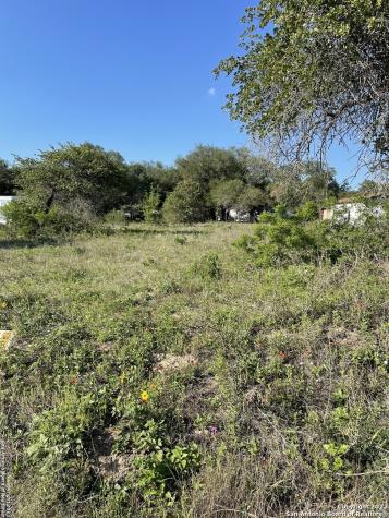 23323 Grand Spring Elmendorf TX 78112