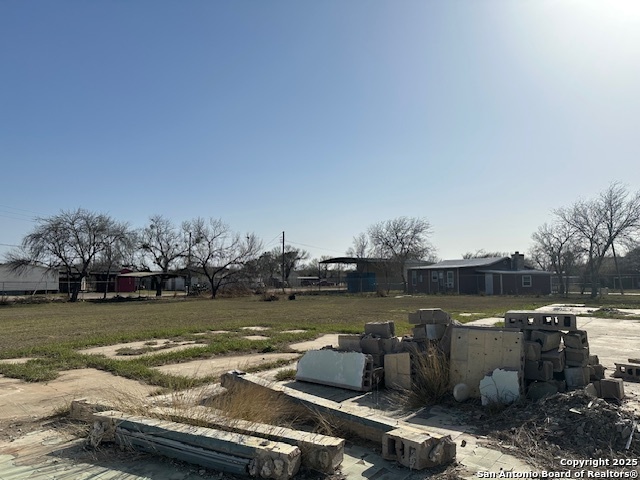 98 S Edwards Charlotte TX 78011