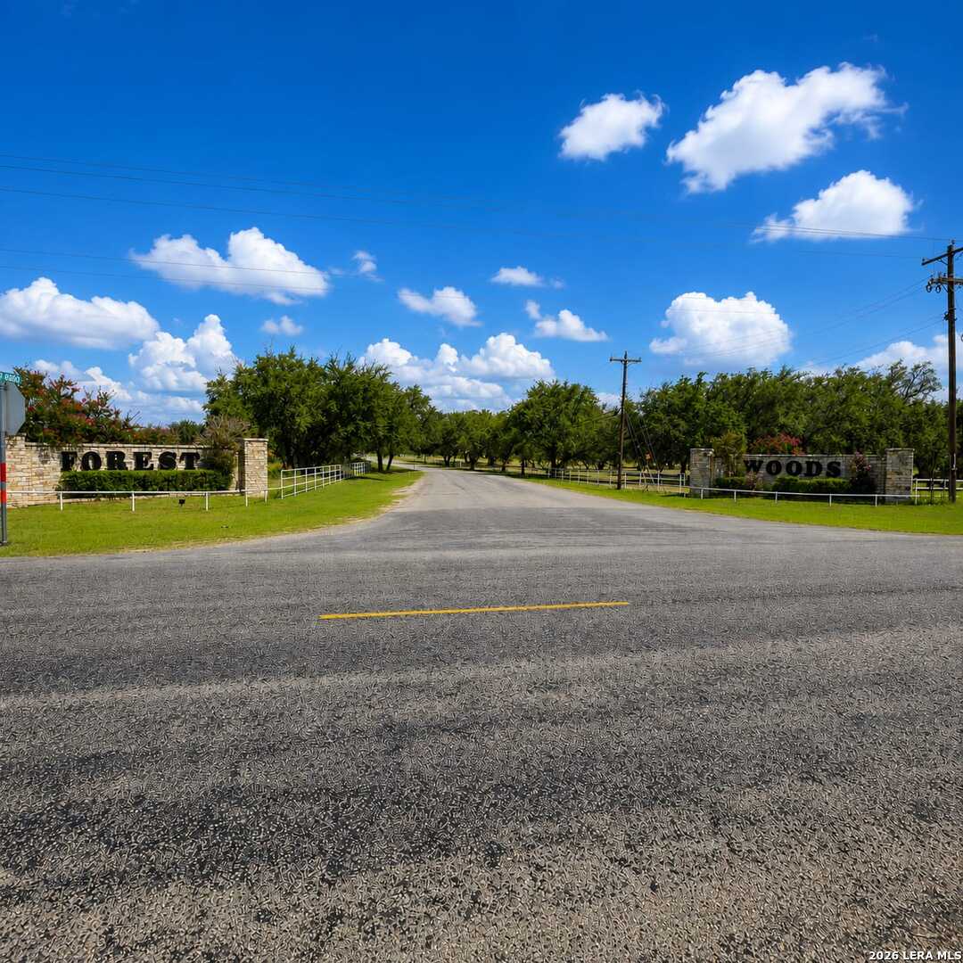 68749 E County Road 6871 Natalia TX 78059