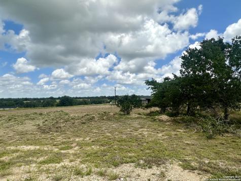 713 Sunrise Lane La Vernia TX 78121