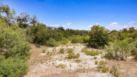 613 County Road 441 Hondo TX 78861