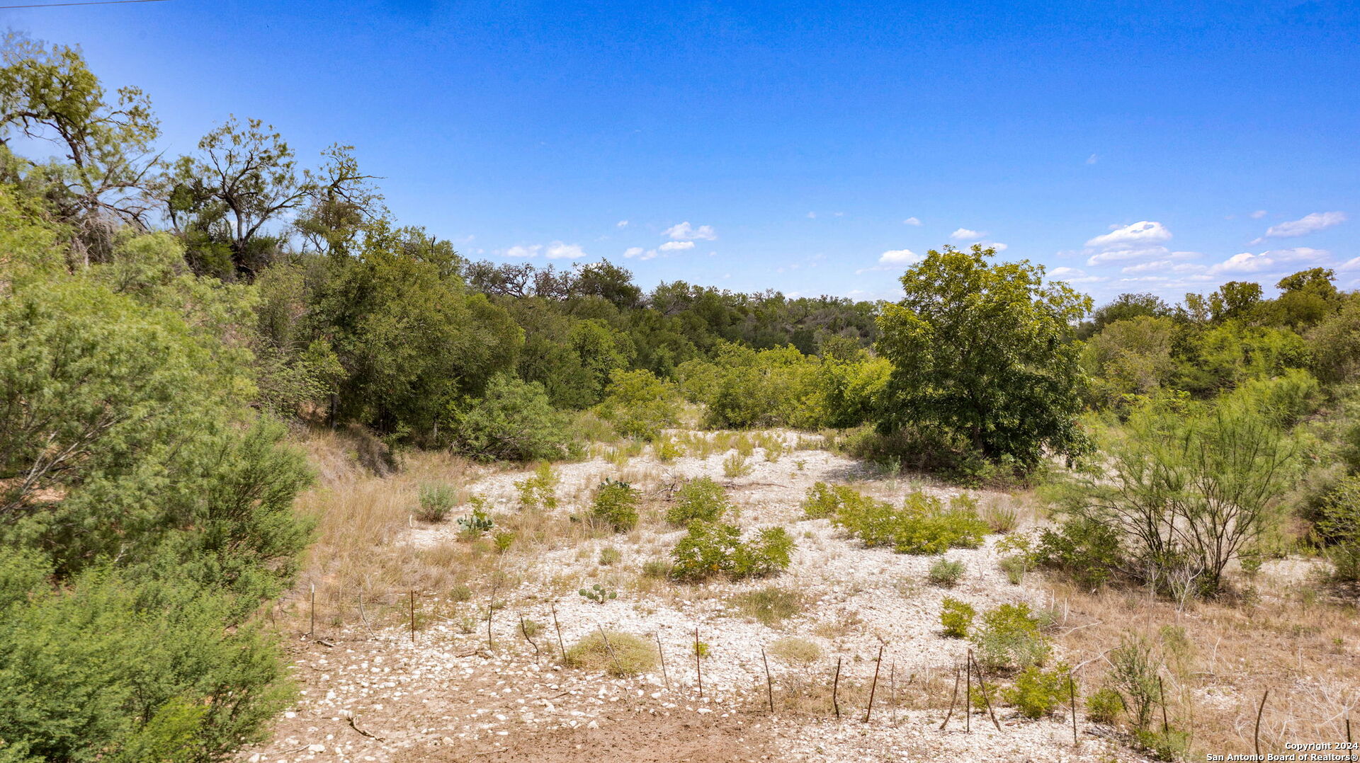 613 County Road 441 Hondo TX 78861