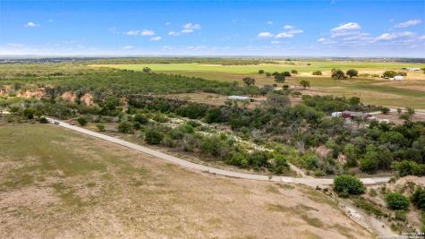 613 County Road 441 Hondo TX 78861