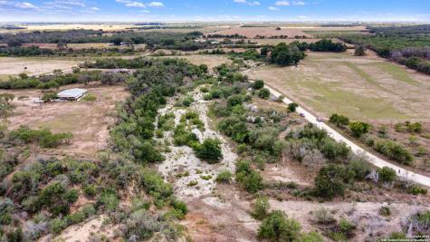 613 County Road 441 Hondo TX 78861