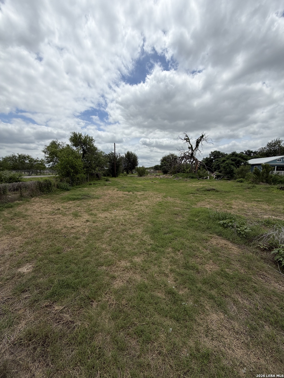 214 County Road 6845 Lytle TX 78052