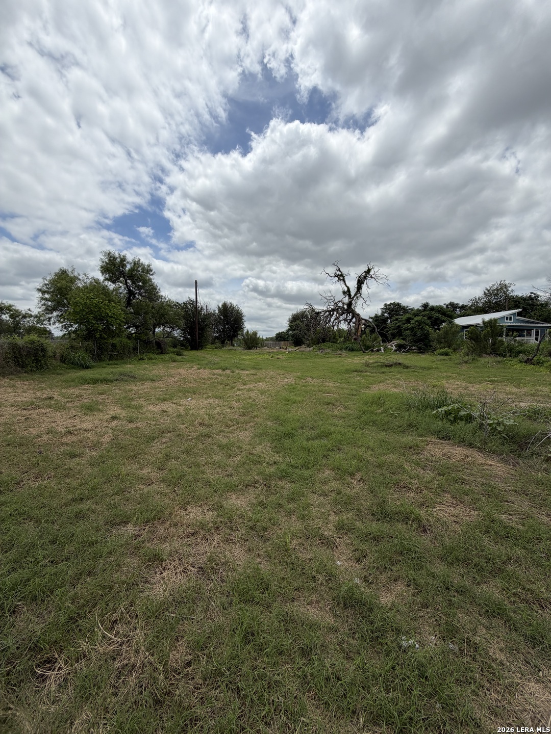 214 County Road 6845 Lytle TX 78052