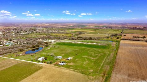 11038 County Road 584 Lacoste TX 78039