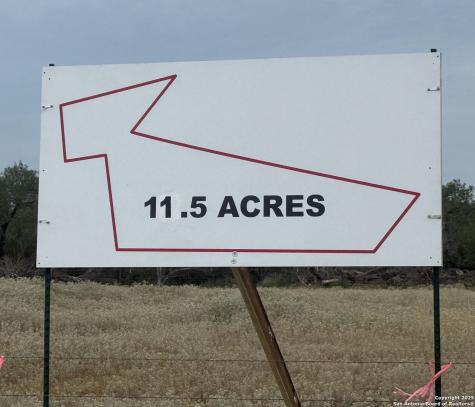 1404 Us Highway 87 W Stockdale TX 78160