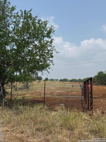 1404 Us Highway 87 W Stockdale TX 78160