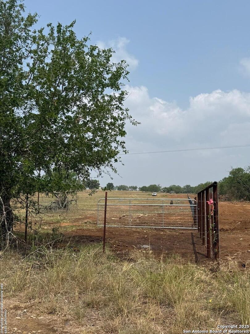 1404 Us Highway 87 W Stockdale TX 78160