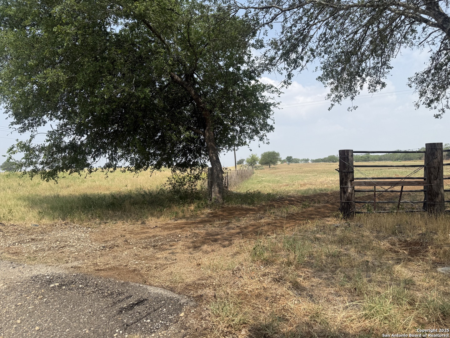 1404 Us Highway 87 W Stockdale TX 78160