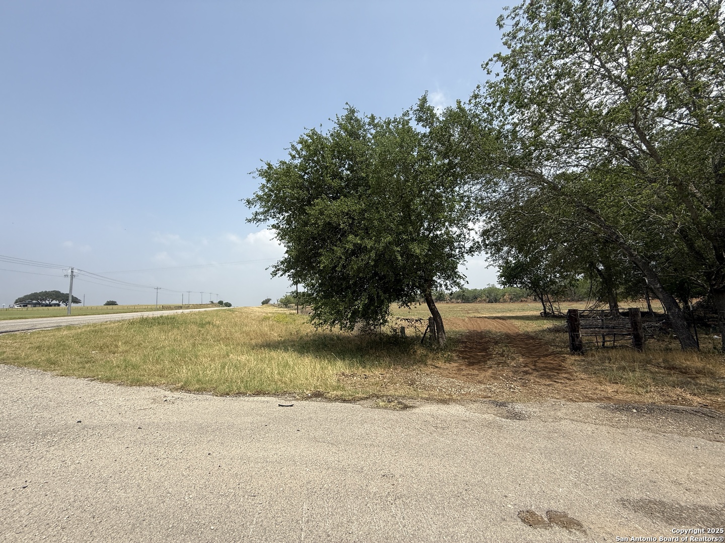 1404 Us Highway 87 W Stockdale TX 78160