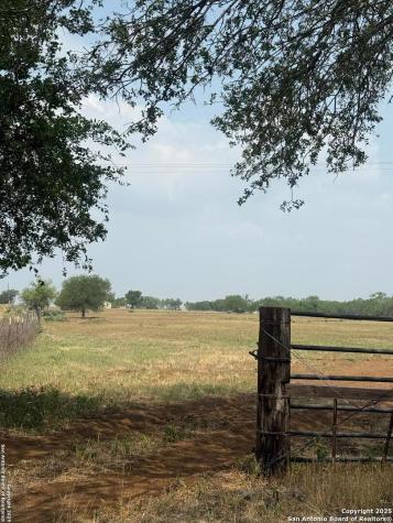 1404 Us Highway 87 W Stockdale TX 78160