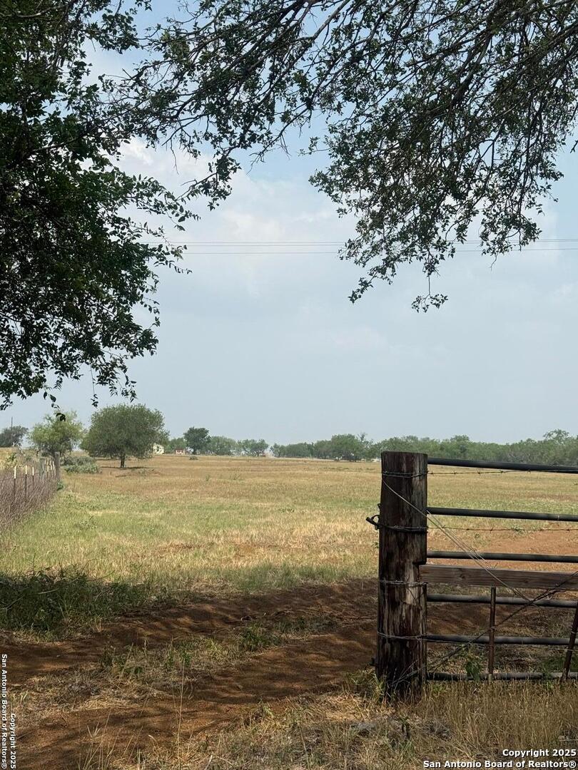 1404 Us Highway 87 W Stockdale TX 78160