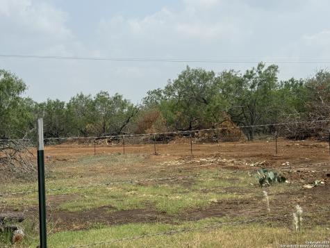 1404 Us Highway 87 W Stockdale TX 78160