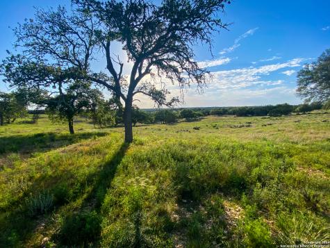 140 Cattlemans Crossing Kerrville TX 78028