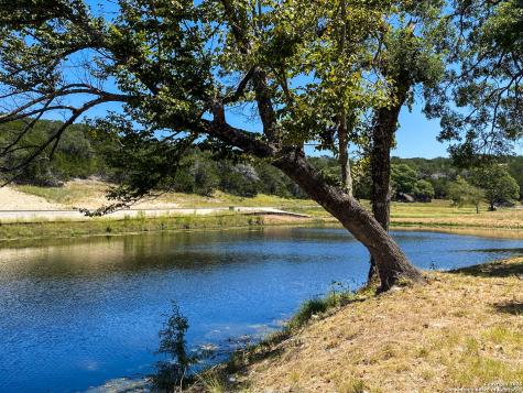 140 Cattlemans Crossing Kerrville TX 78028