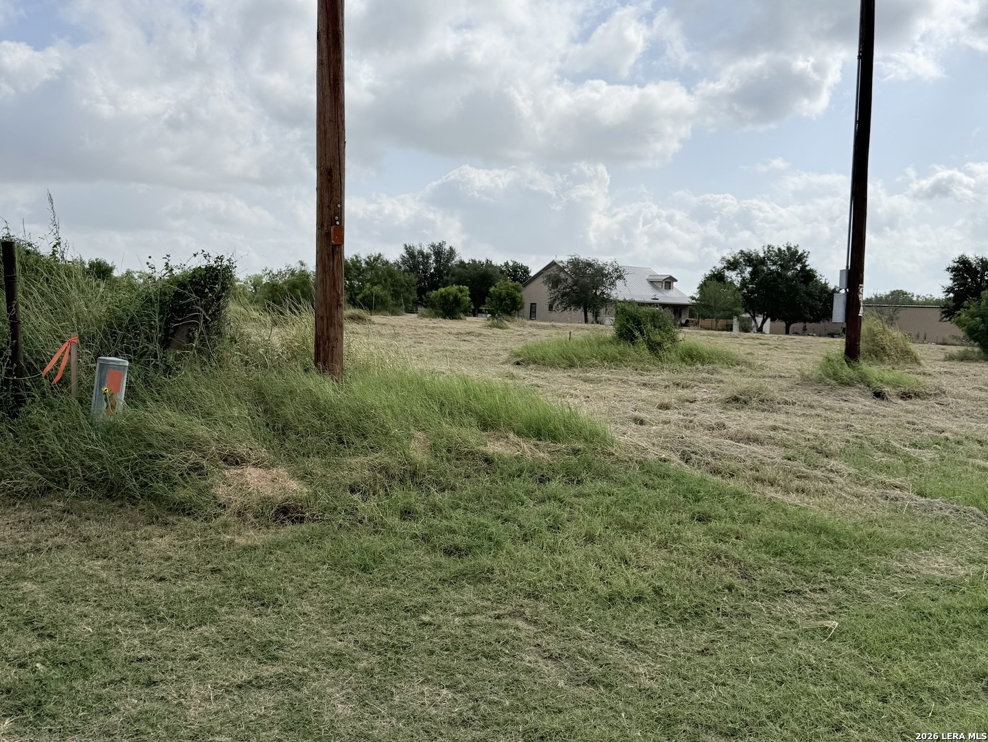 585 County Road 768 Devine TX 78016