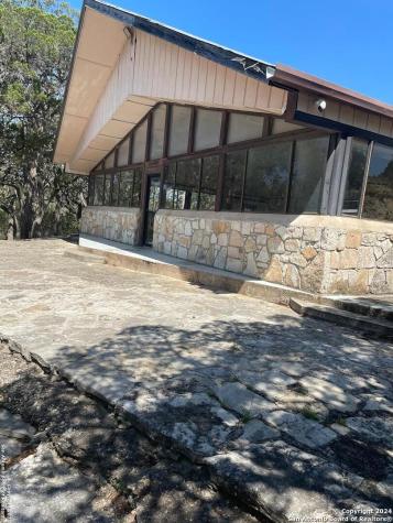 309+310 Spanish Oak Drive Bandera TX 78003