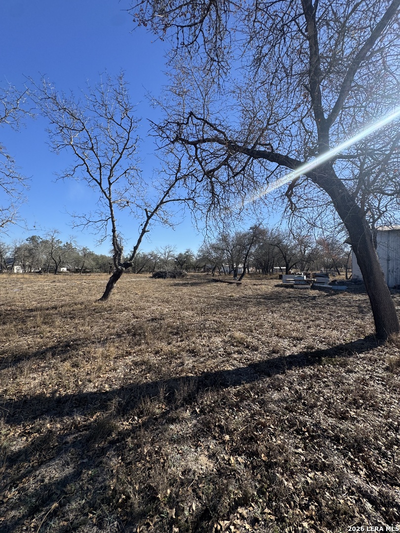 122 Woodcrest Somerset TX 78069