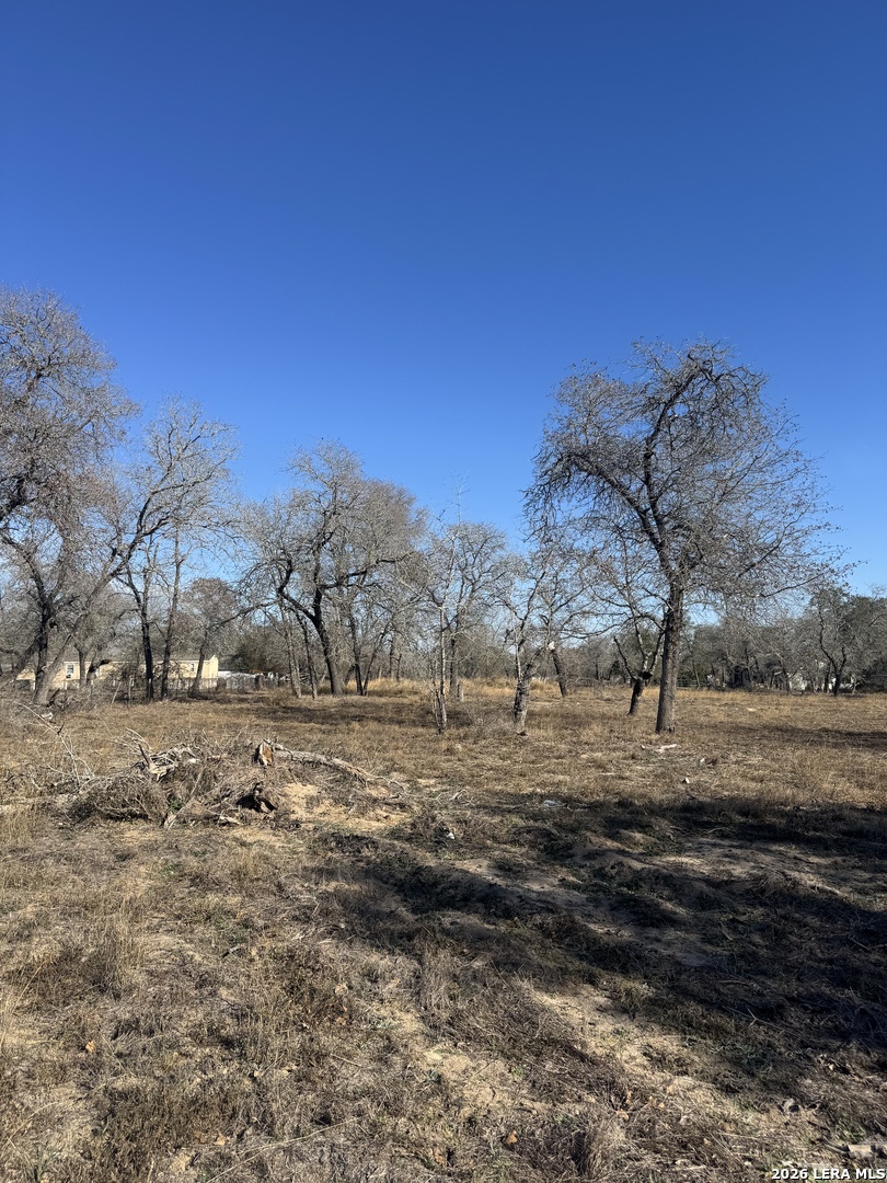 122 Woodcrest Somerset TX 78069